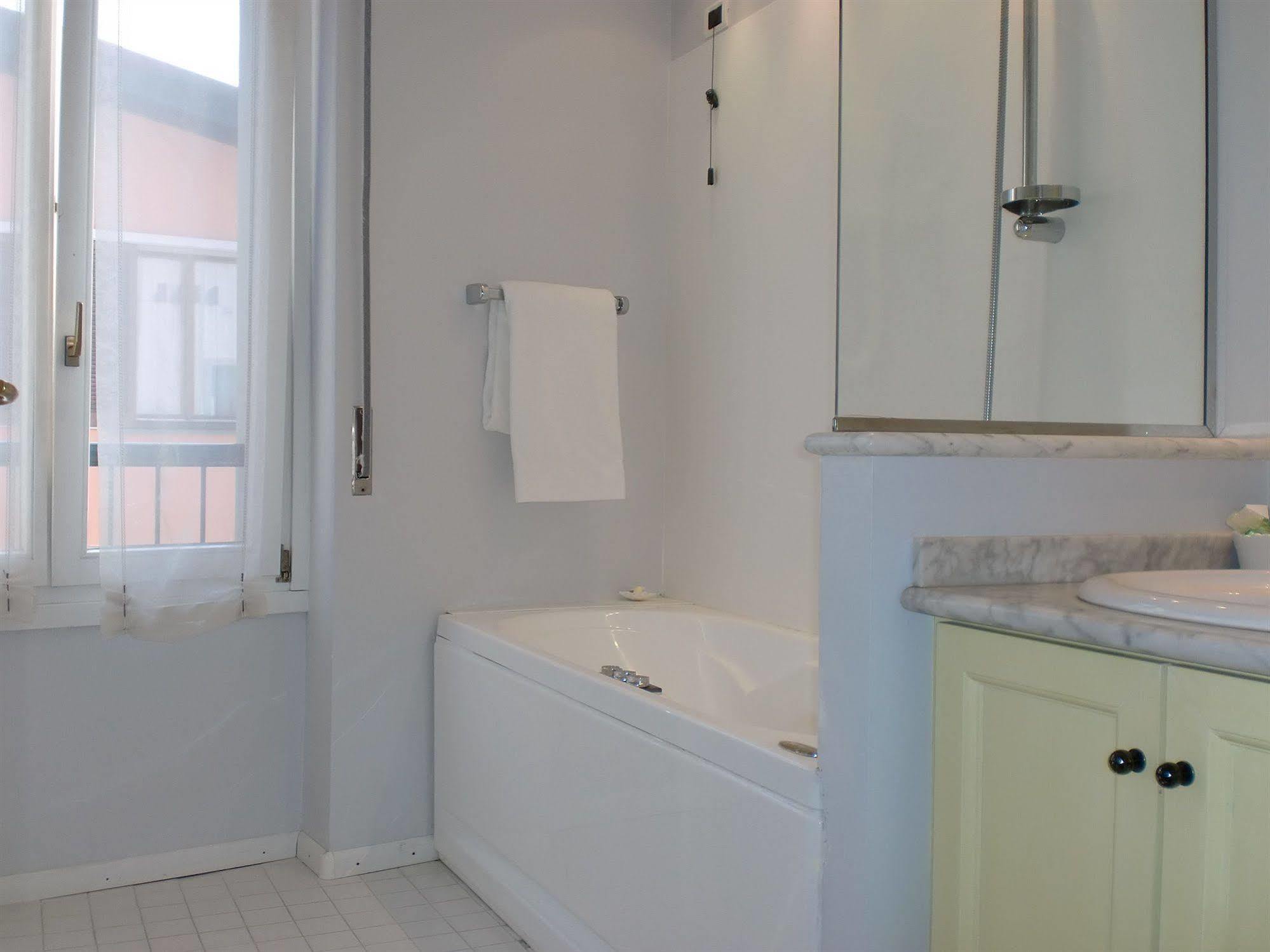 Albergo Del Sole Porto Valtravaglia Zewnętrze zdjęcie
